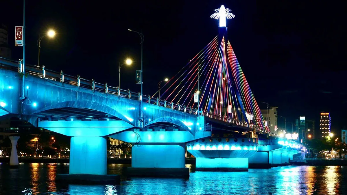 Đất vàng Đà Nẵng slide