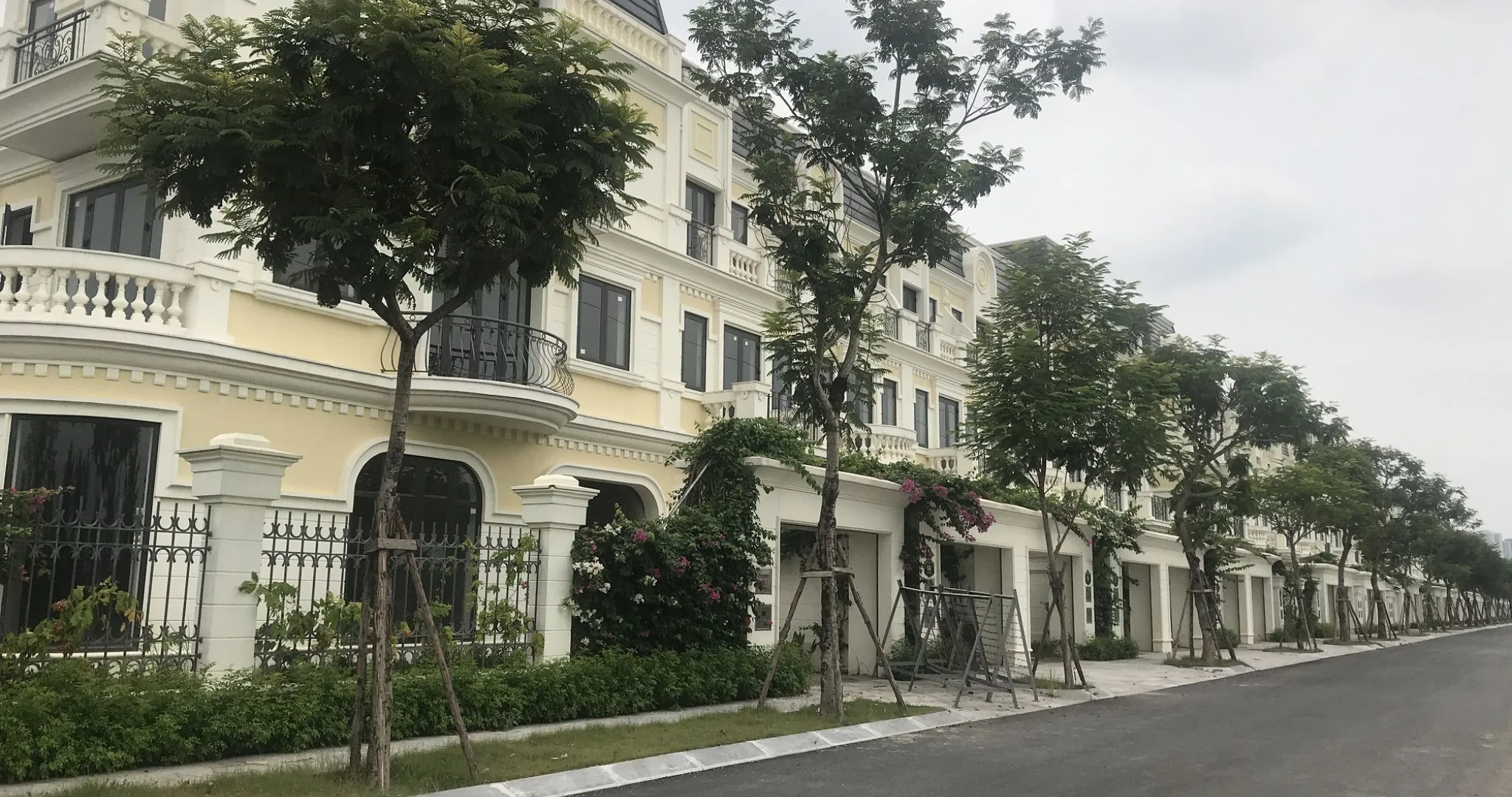 Thuê ngay shophouse mặt tiền rộng