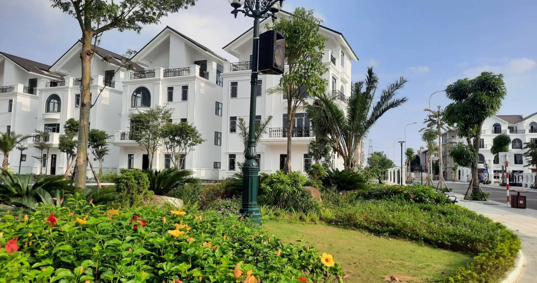 Thuê ngay shophouse mặt tiền rộng