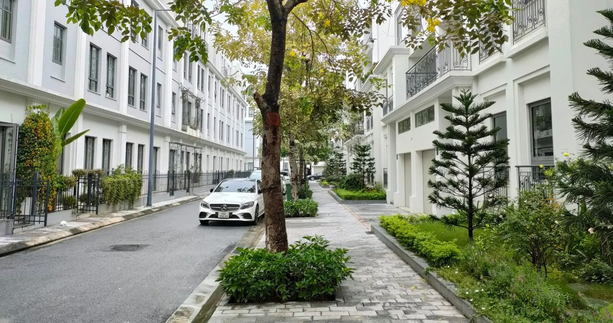 Nhà cho thuê shophouse mặt tiền rộng