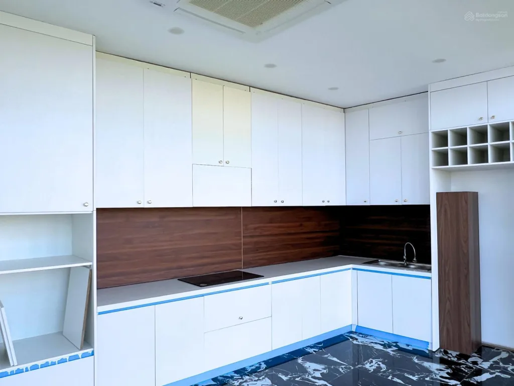 Cho thuê nhà 22PN, 23WC, 680m2 tại Đinh Tiên Hoàng, p Phú Hòa, Huế, 95 triệu