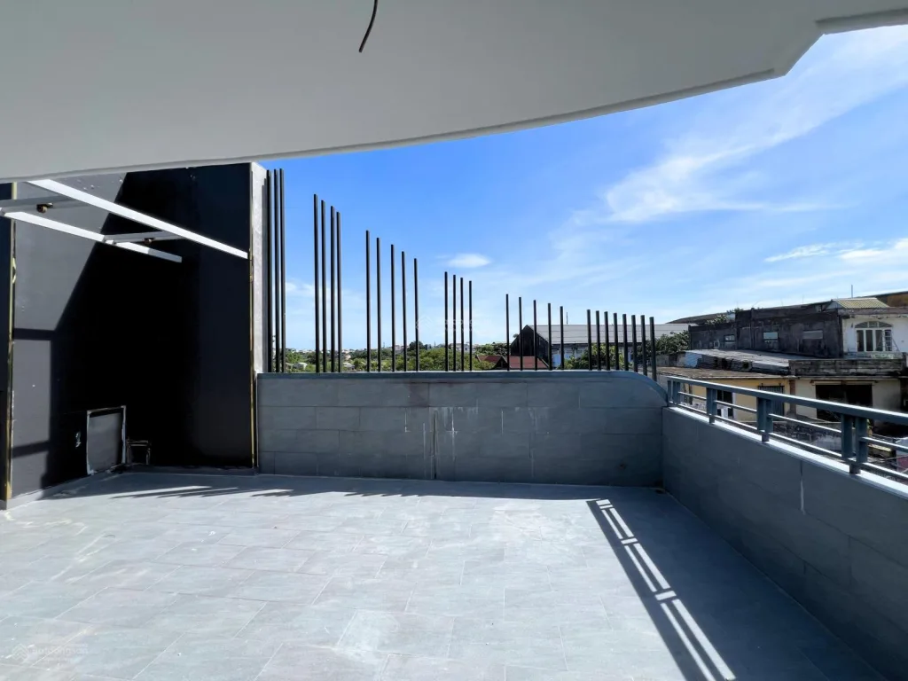 Cho thuê nhà 22PN, 23WC, 680m2 tại Đinh Tiên Hoàng, p Phú Hòa, Huế, 95 triệu