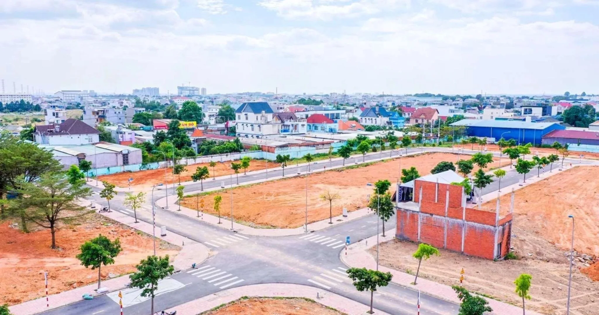 Cho thuê shophouse mặt tiền rộng